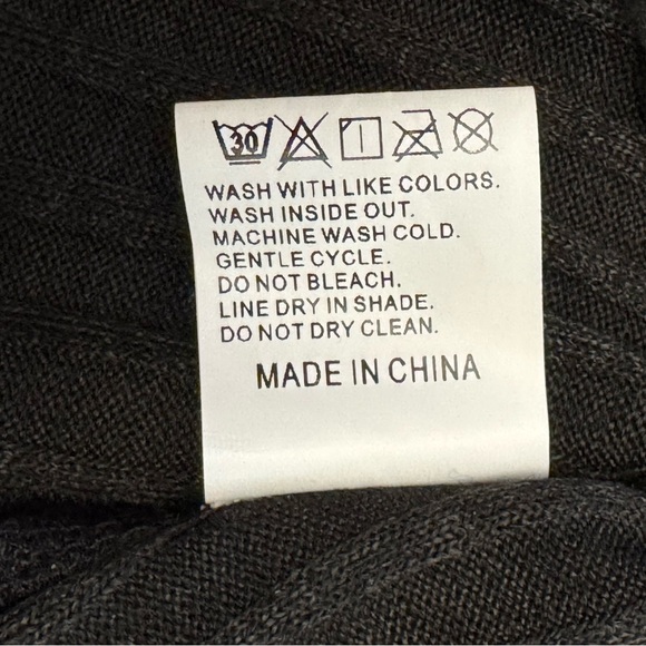 Ribbed Long Sleeve Sweater Women’s Medium Button Accent Sleeves Stretching - Picture 5 of 5